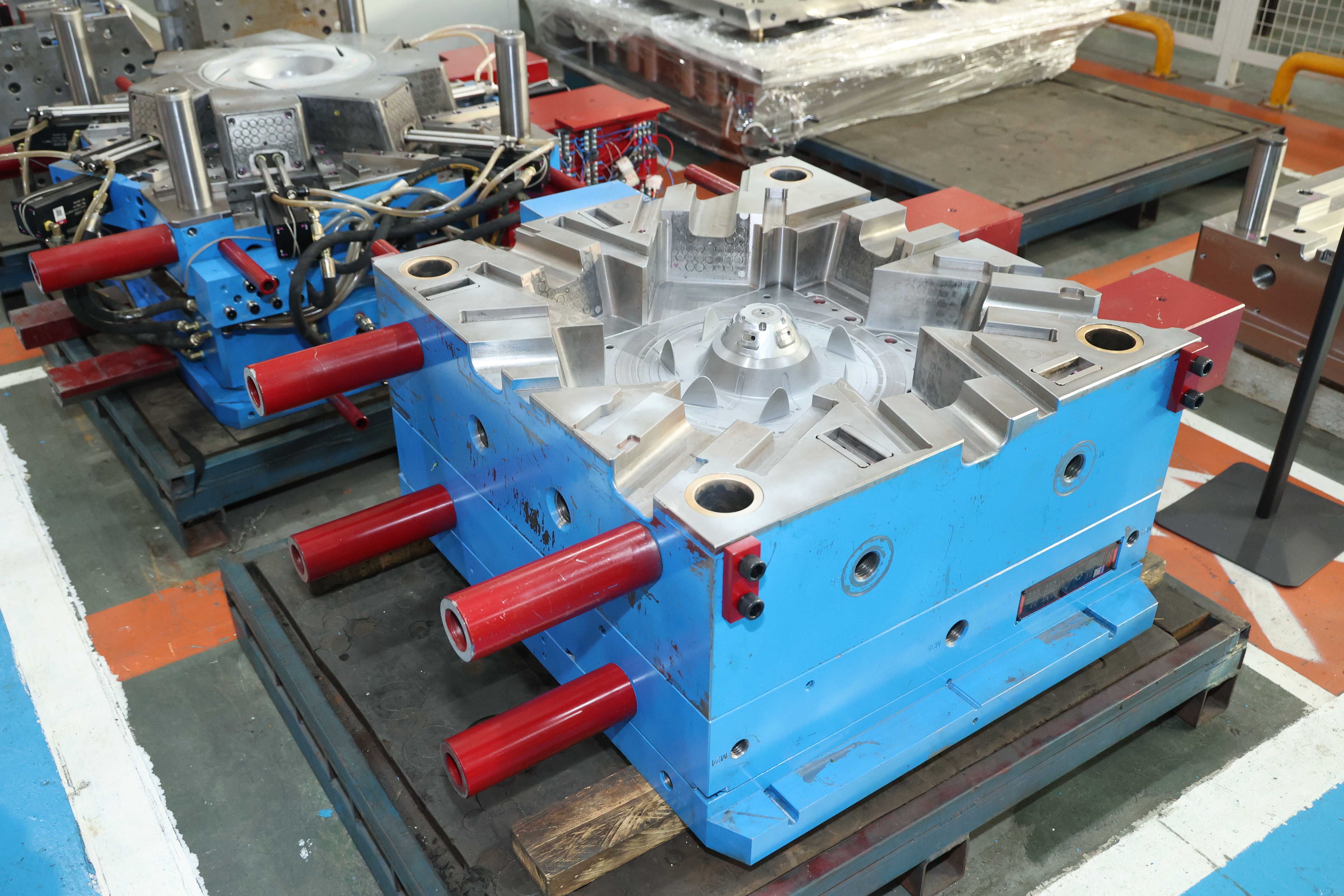 Matériaux de matrice en tôle commune