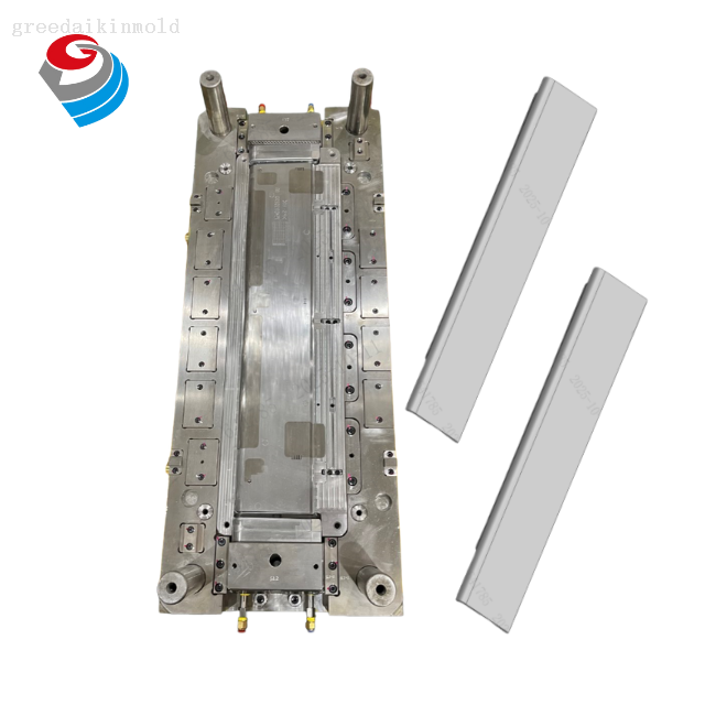 Moulage par injection de panneau de climatiseur