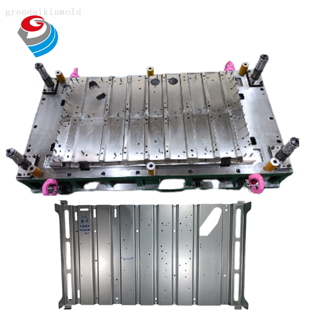 Die d'estampage du panneau inférieur AC