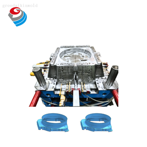 Moulage par injection de bouche de cloche 